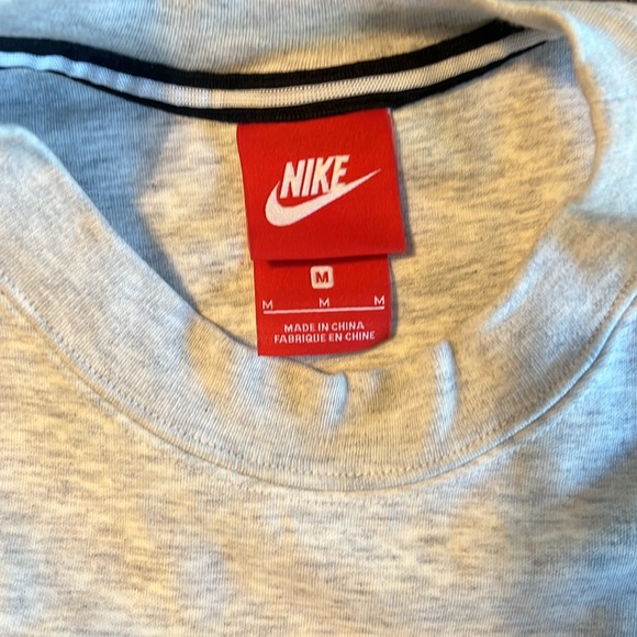 Nike Women’s Athletic Crop Top - Picture 7 of 7